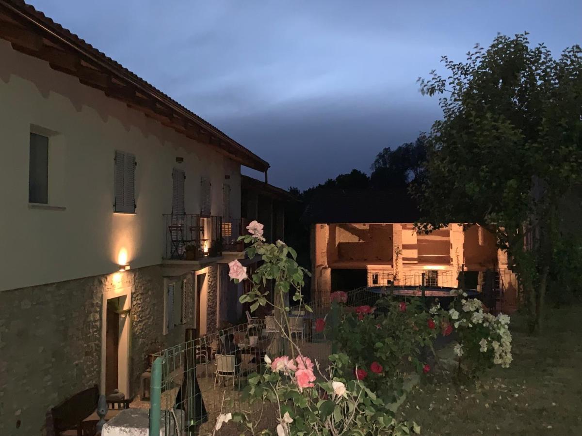 Bed and Breakfast La Luce Delle Colline à Serravalle delle Langhe Extérieur photo