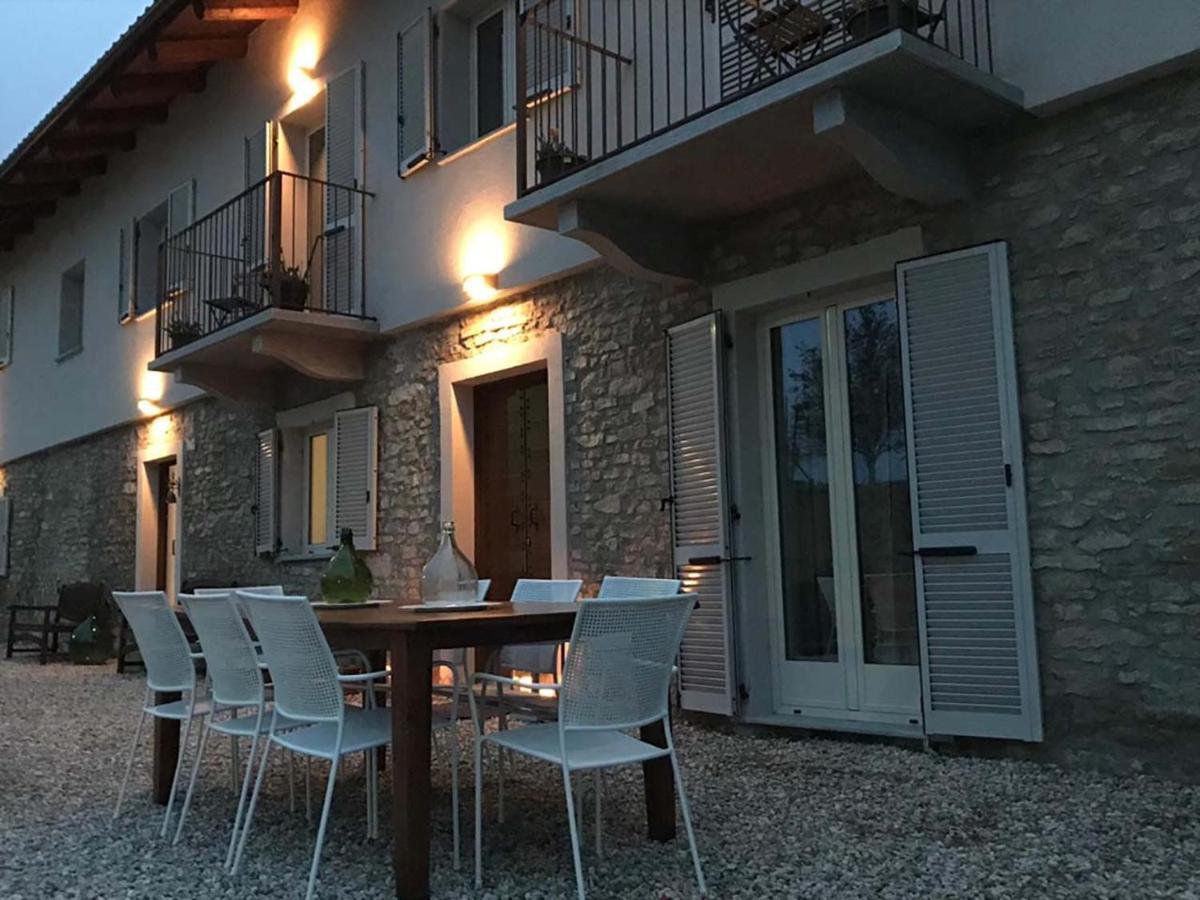 Bed and Breakfast La Luce Delle Colline à Serravalle delle Langhe Extérieur photo