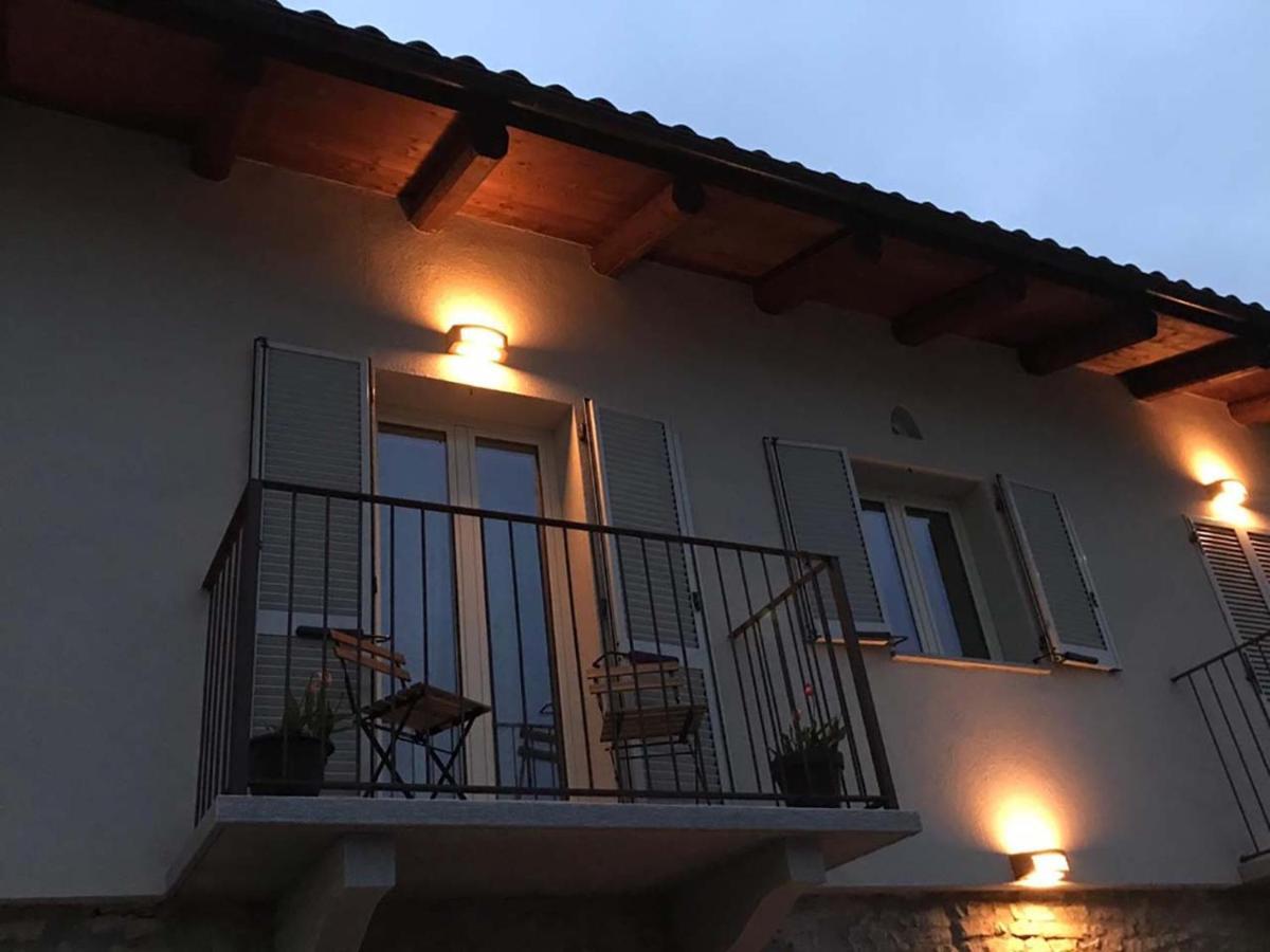Bed and Breakfast La Luce Delle Colline à Serravalle delle Langhe Extérieur photo