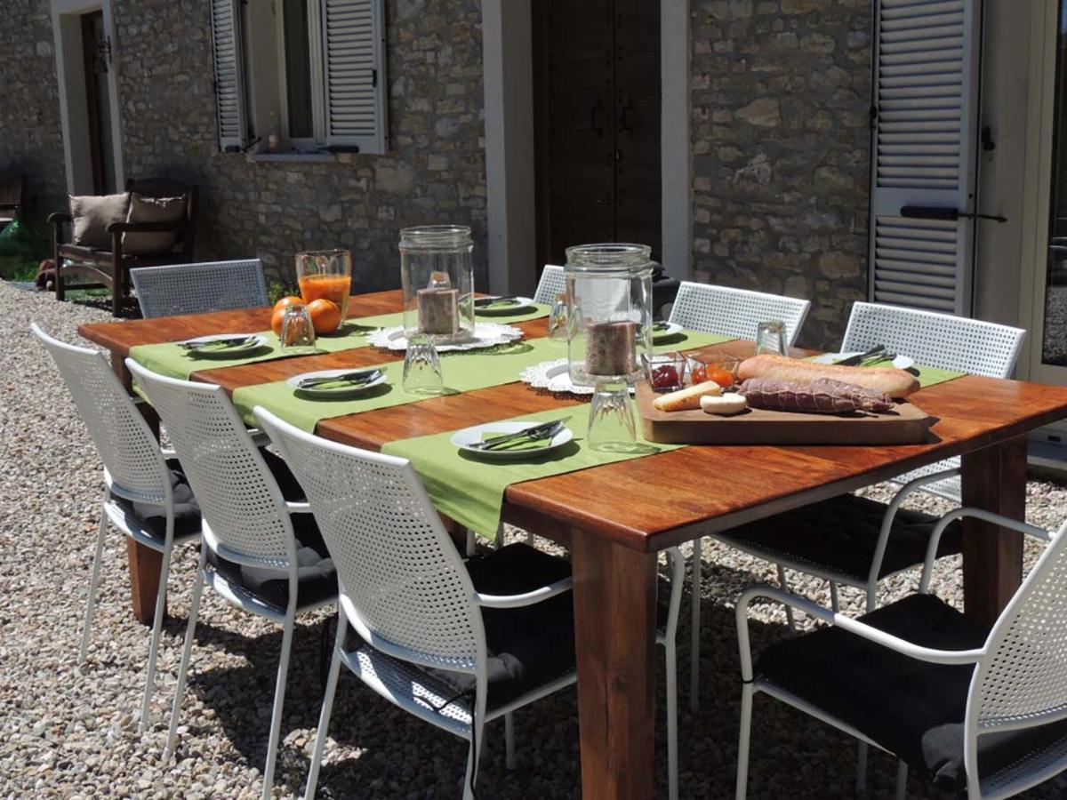 Bed and Breakfast La Luce Delle Colline à Serravalle delle Langhe Extérieur photo