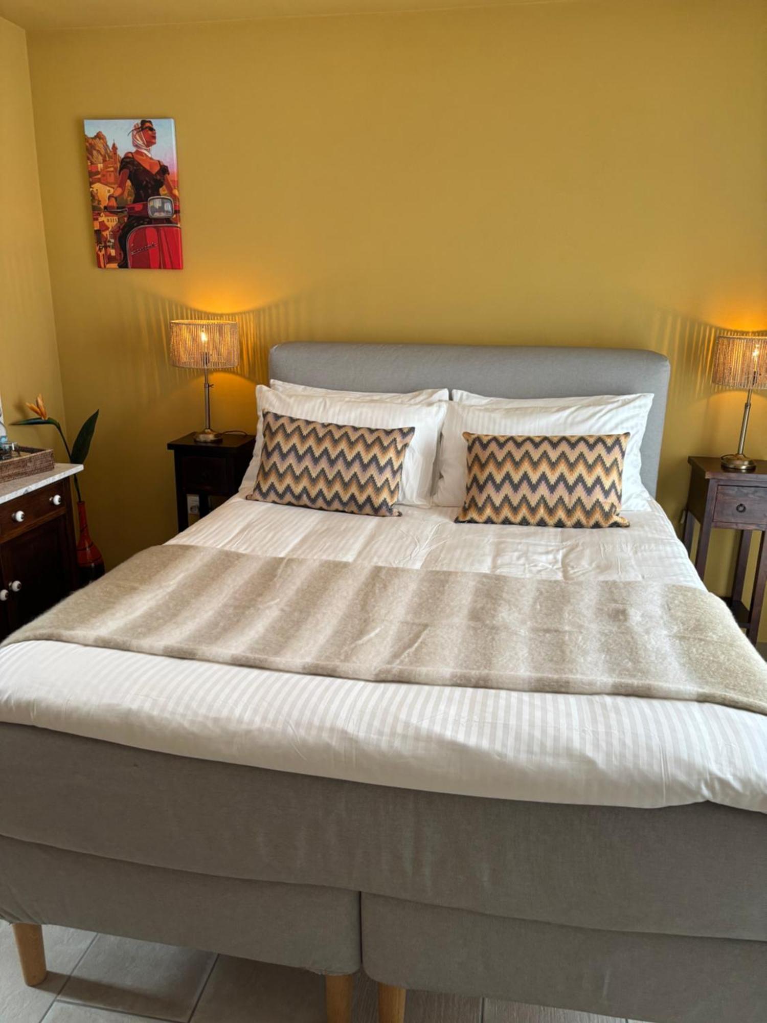 Bed and Breakfast La Luce Delle Colline à Serravalle delle Langhe Extérieur photo